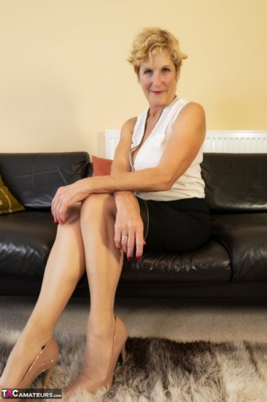 Molly Maracas Horny Secretary 1