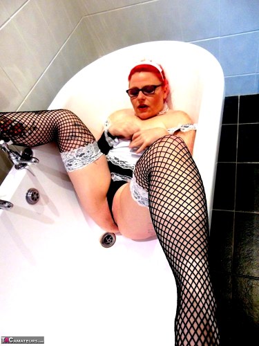 Naughty Maid In The Bath 9