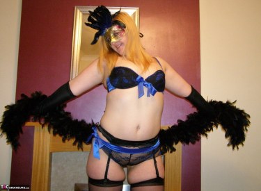 Samantha Housewife At Home 3