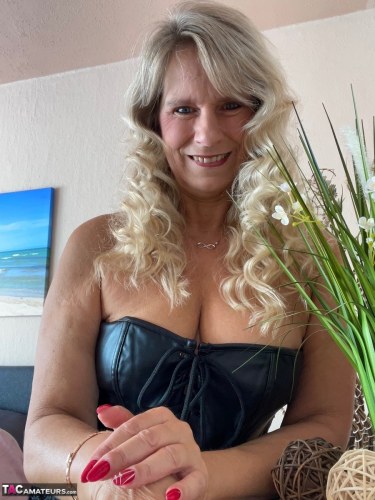 Sweet Susi In Stockings And Boots 2