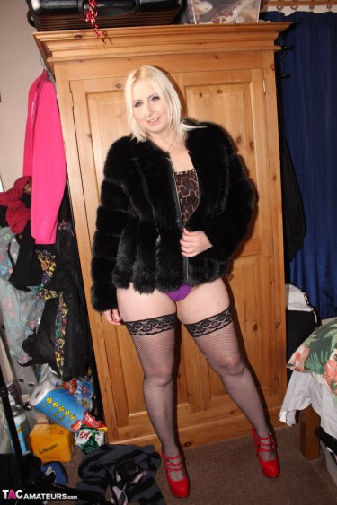 Tracey Lain In Black Fur Coat 1