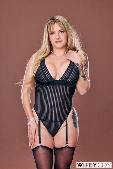 Curby Lingerie Milf Jackie Diary 3