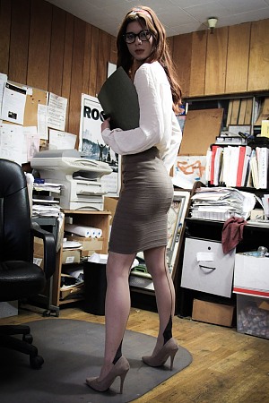 Secretary Azura Starr In Glasses